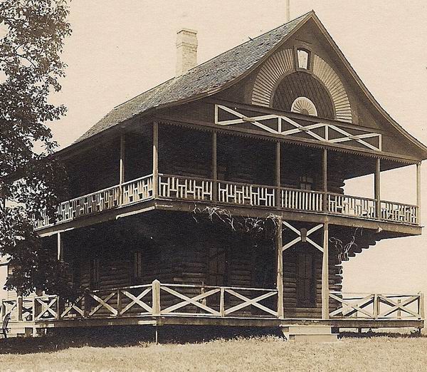 Lakeland Keystone Club House Cottage (newer photo)